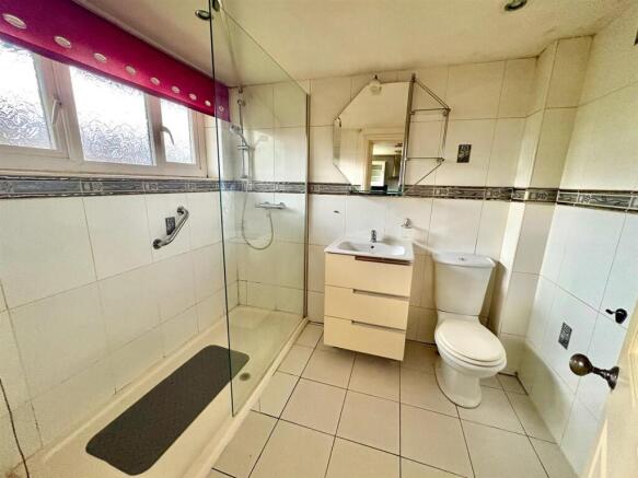 1 bed Flat for sale Image 6