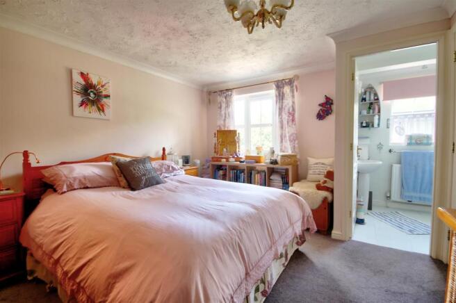Bedroom 1.jpg