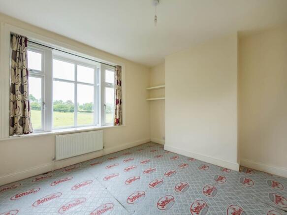 5 bed Semi-Detached for sale Image 11