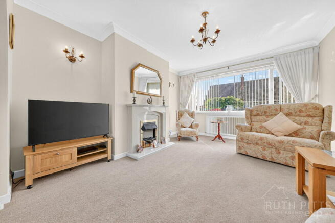 2 bed Semi-Detached Bungalow for sale Image 10