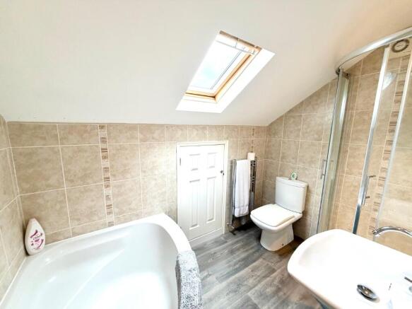 2 bed Semi-Detached Bungalow for sale Image 10