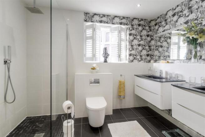 3 River Drive  Atherstone