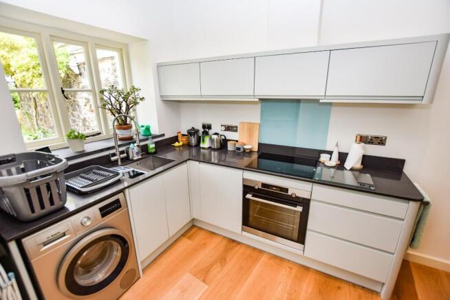 2nd kitchen/utility