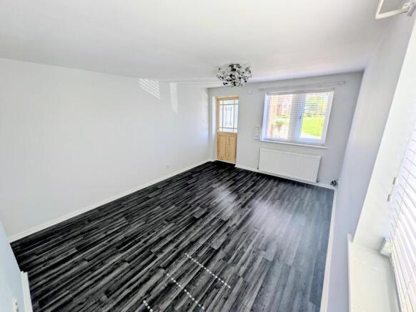 2 bed Semi-Detached for sale Image 9