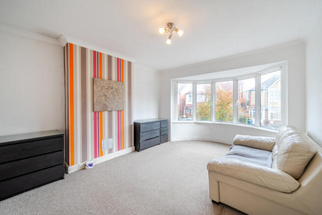 1375524-5-6908ad1...