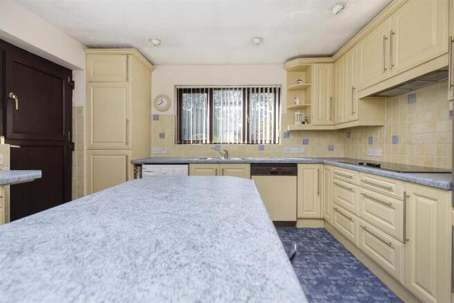 2 bed Detached Bungalow for sale Image 6