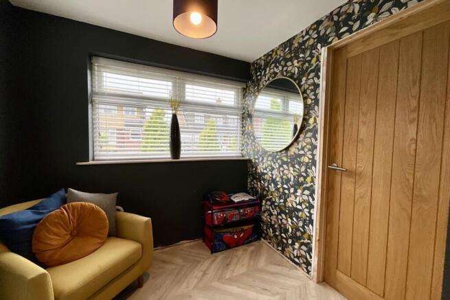 4 bed Semi-Detached for sale Image 9