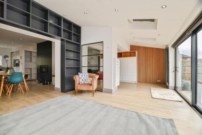 4 bed Detached for sale Image 6