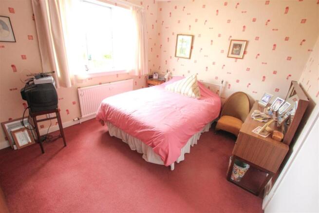 bed 1.jpg