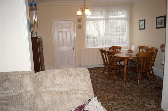 LOUNGE/DINING ROOM