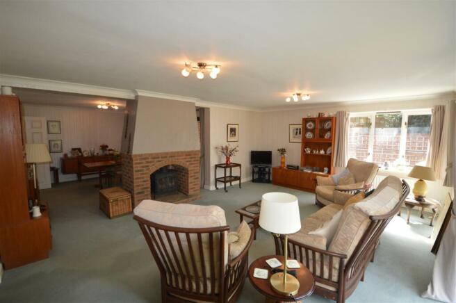 Living Room 3.JPG