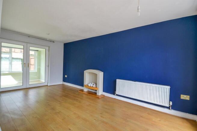 Queens Road, Radcliffe-On-Trent, Nottingham photo 4