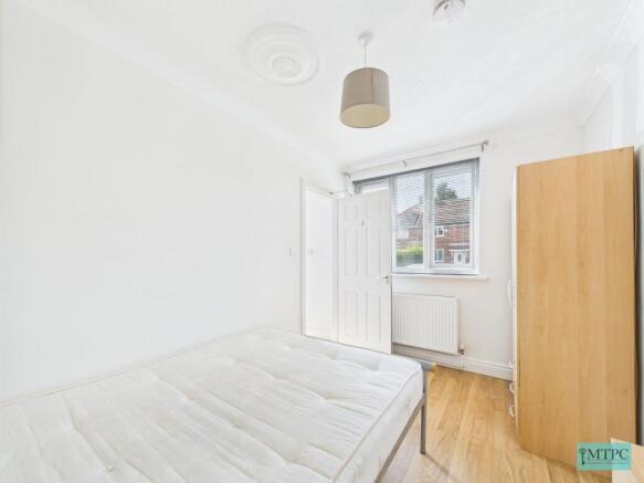 1 bed House Share to rent Image 9