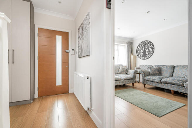Wychwood Close, Edgware, HA8 photo 4