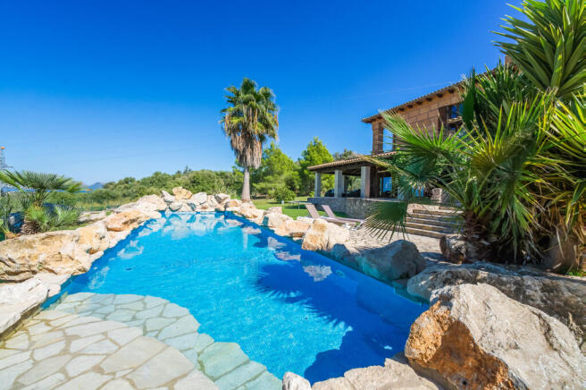 Mediterran finca with pool and tenis court in Alcudia