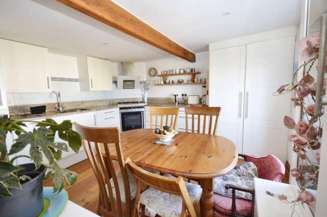 Kitchen/Dining area