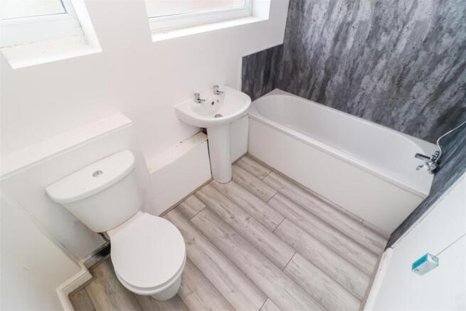 3 bed Terraced for sale Image 4