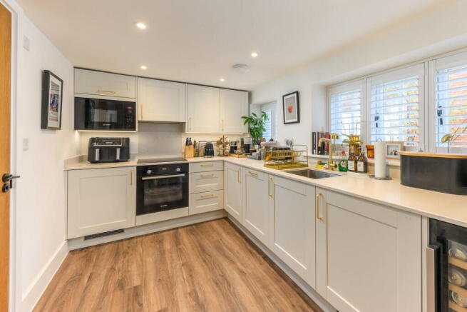 Cranbrook , Cranbrook , Kent, TN17 3HE photo 4