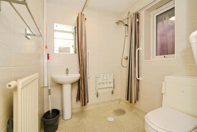 2 bed Semi-Detached Bungalow for sale Image 11