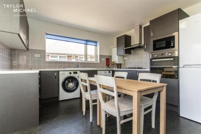 Kitchen / Living Room