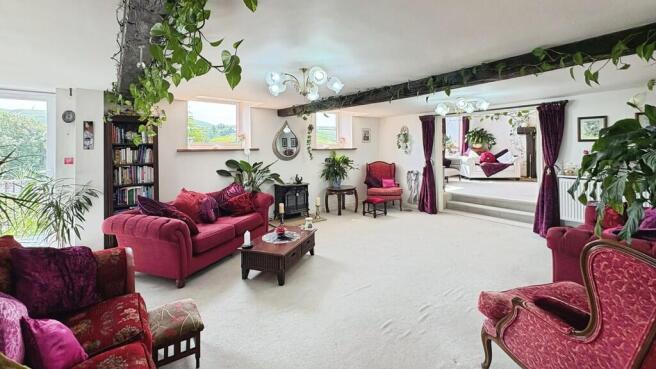 5 bed Barn Conversion for sale Image 7