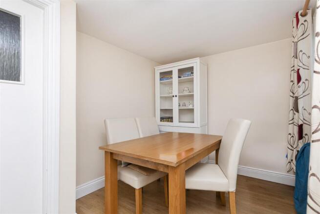 2 bed Semi-Detached Bungalow for sale Image 10