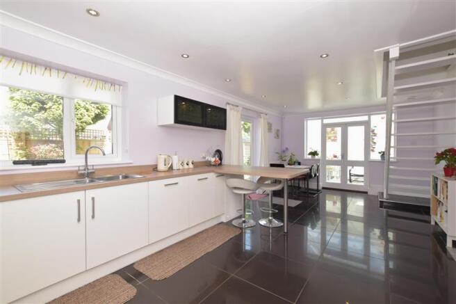 Kitchen Dining Area