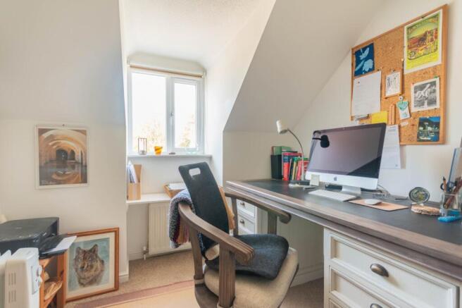 3 bed House for sale Image 10
