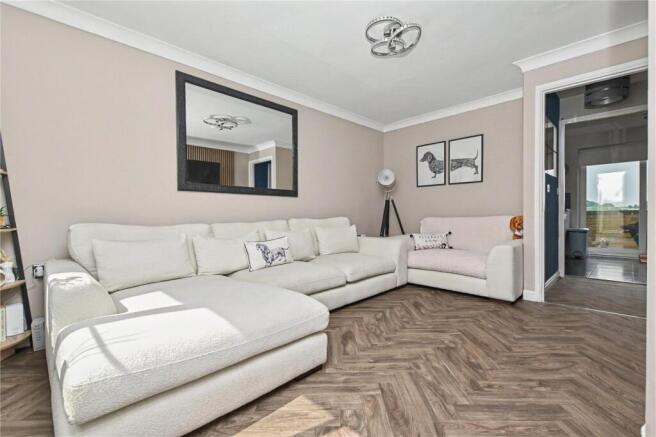 3 bed Semi-Detached for sale Image 3