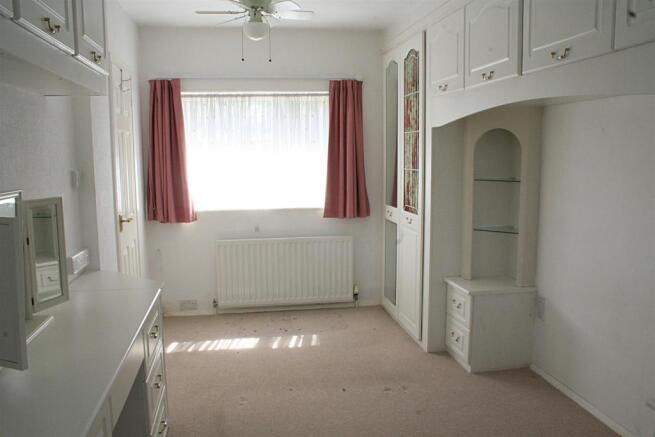 Bedroom 1.JPG
