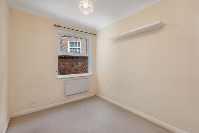 2 bed Ground Flat for sale Image 5