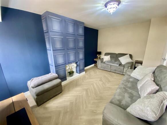 4 bed Semi-Detached for sale Image 7