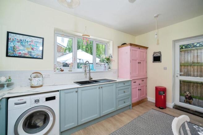 3 bed Detached Bungalow for sale Image 7