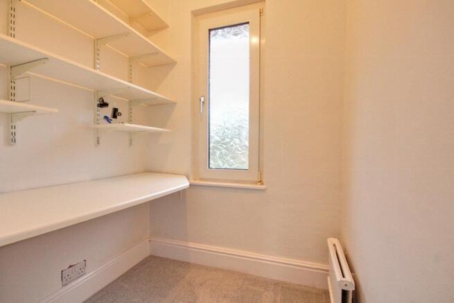 3 bed House to rent Image 8