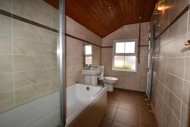 2 bed Terraced for sale Image 8