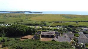 Strawberry Villa, Hill Farm Road, Penally, Tenby SA70 7QA