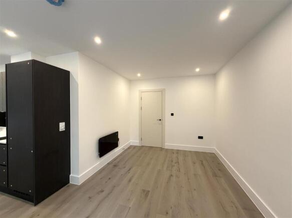 Living Area pic 4.jpeg