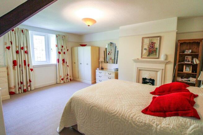 3 bed Penthouse for sale Image 4
