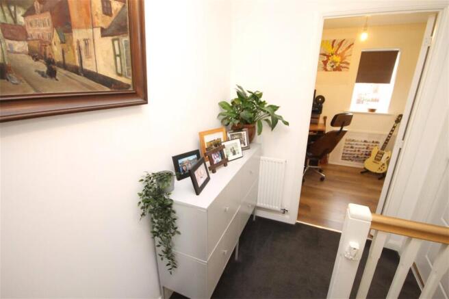 3 bed Semi-Detached for sale Image 12