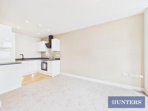 2 bed Apartment to rent Image 4