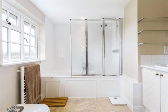 En-Suite Bathroom