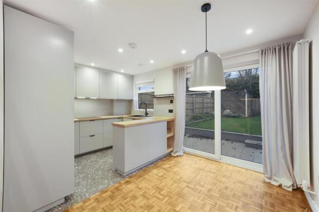 4 Denise Court, Eton Avenue - QMRDwpe6UifWgyVC0kee