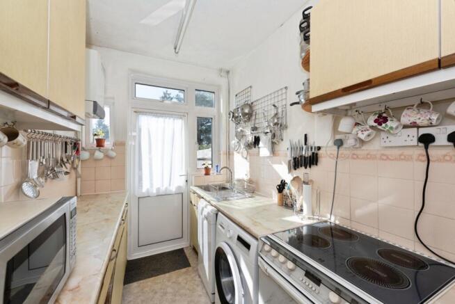 Largewood Avenue, Surbiton, Surrey, KT6 photo 4