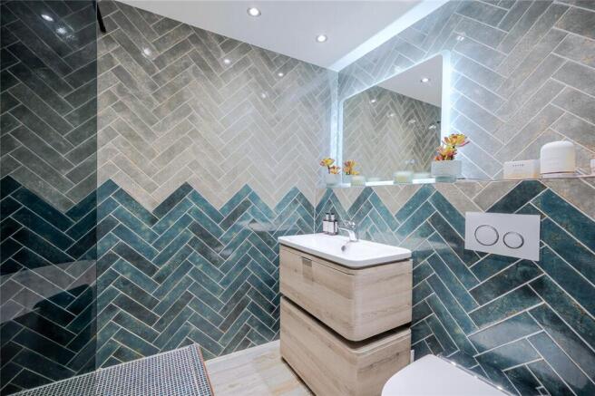 2 bed Apartment for sale Image 12