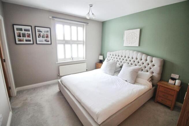 4 bed Detached for sale Image 10