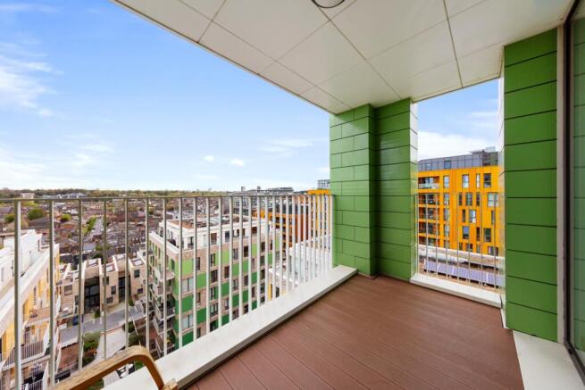 094A5152 Max balcony