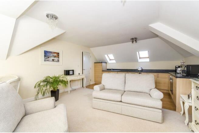 Lounge/Kitchen