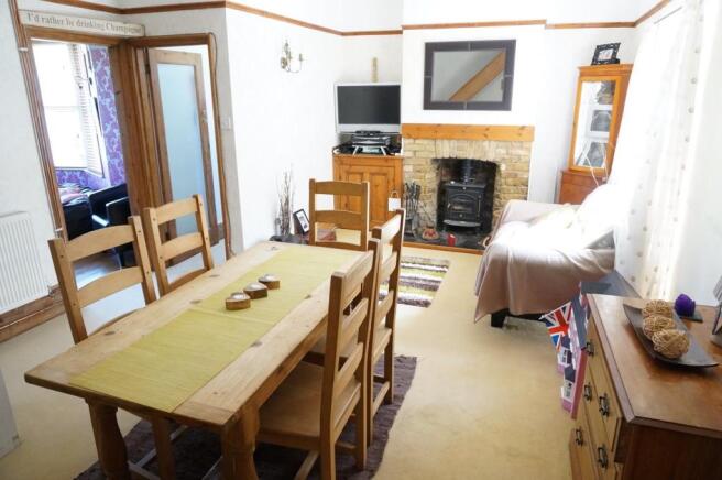 Lounge/Dining Room