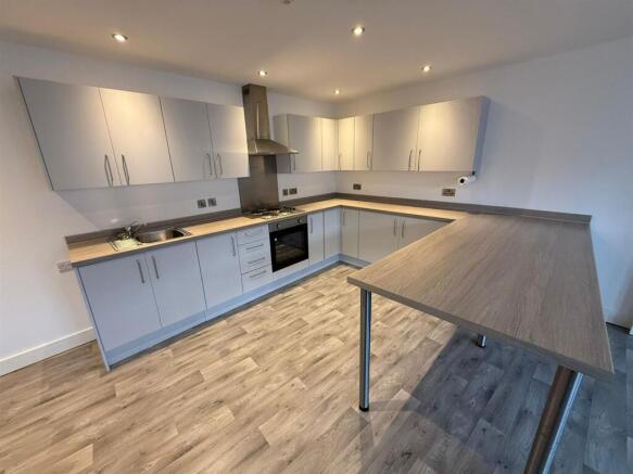 LIVING KITCHEN