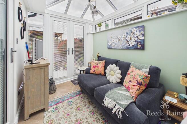 2 bed Bungalow for sale Image 8